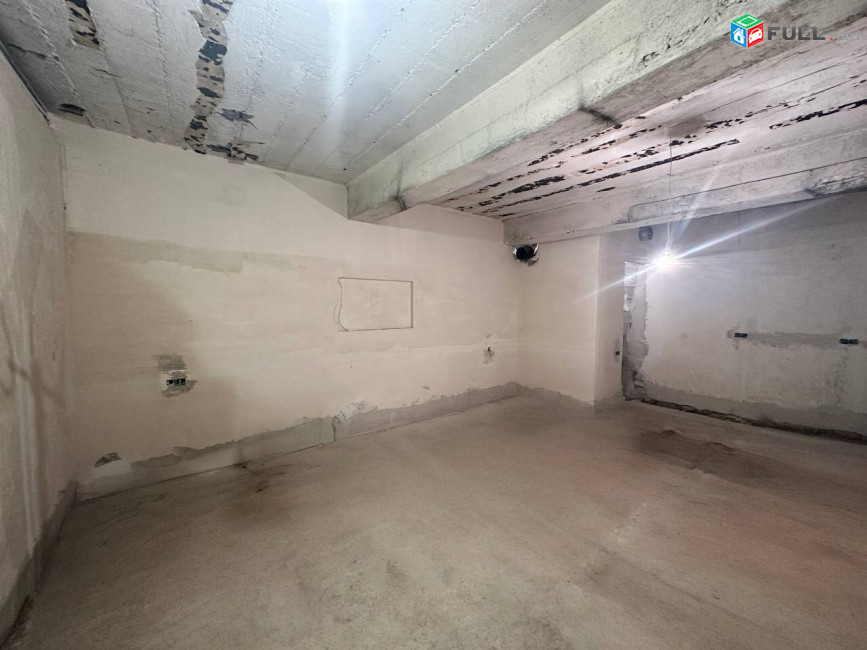 Ամիրյան փողոցում, վարձով է տրվում կոմերցիոն տարածք։ For rent կոդ G2643