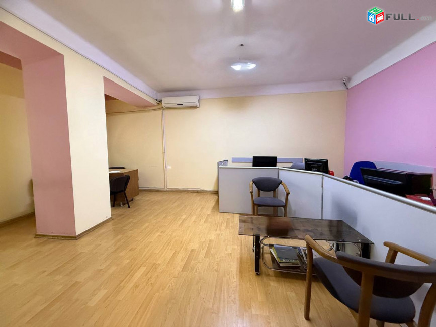 Կենտրոնում վաճառվում է կոմերցիոն տարածք For sale, կոդ C1856