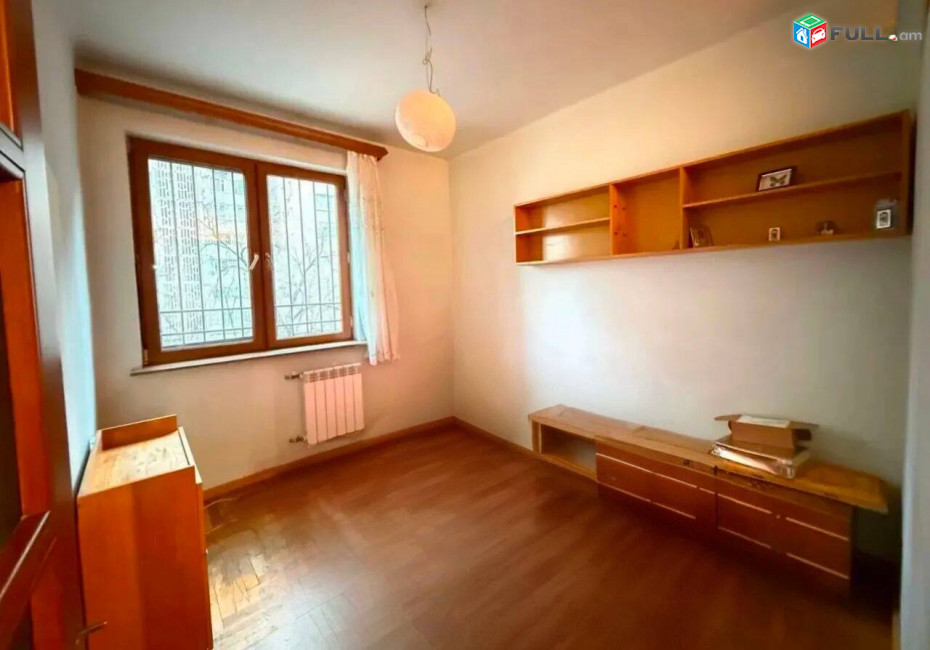 Վաճառվում է 1-ին գիծ կոմերցիոն տարածք։ For sale կոդ C1858