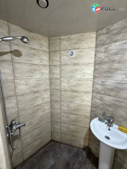 Վարձով է տրվում 1-ին գիծ կոմերցիոն տարածք։ For rent կոդ G2646
