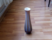 Կոբալտի գունավոր   ծաղկամաններ .