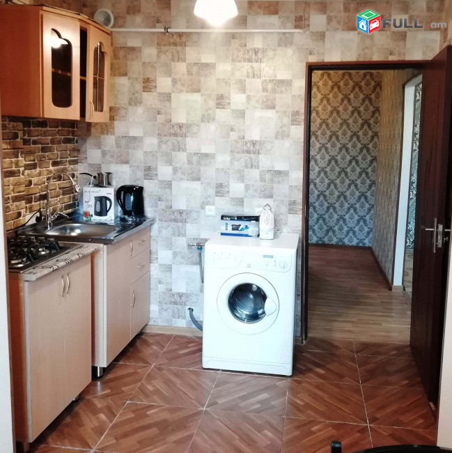 Տրվում է վարձով 1 դարձրած 2 սենյականոց բնակարան զեյթուն Դրո փողոցում, վերանորոգված, կահույք, տեխնիկա