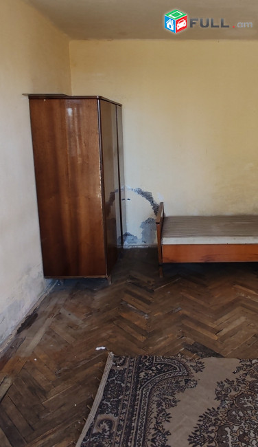 Վաճառվում 1ս, զեյթուն 14 կռուգ, բարձր 1-ին հարկ,լուսավոր արևկողմ: 