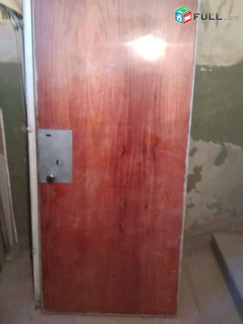 Մուտքի Եկաթյա դուռ laynutyu 92sm erkarutyun 2.4