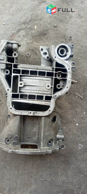 Toyota Ipsum 2.4 mator  karter(mec ev poqr) maxavik shkiv