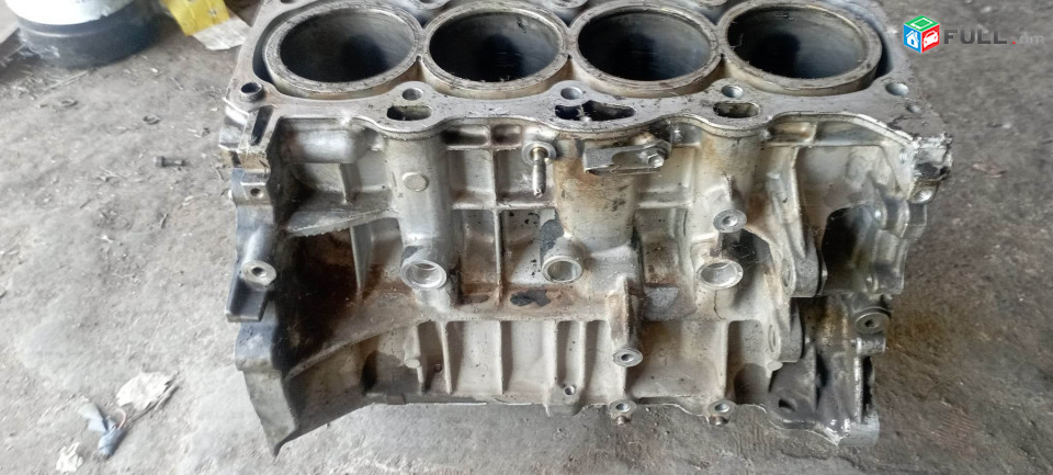 Toyota Ipsum 2.4 mator  karter(mec ev poqr) maxavik shkiv