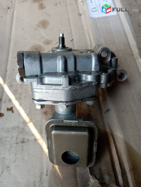 Toyota Ipsum 2.4 mator  karter(mec ev poqr) maxavik shkiv