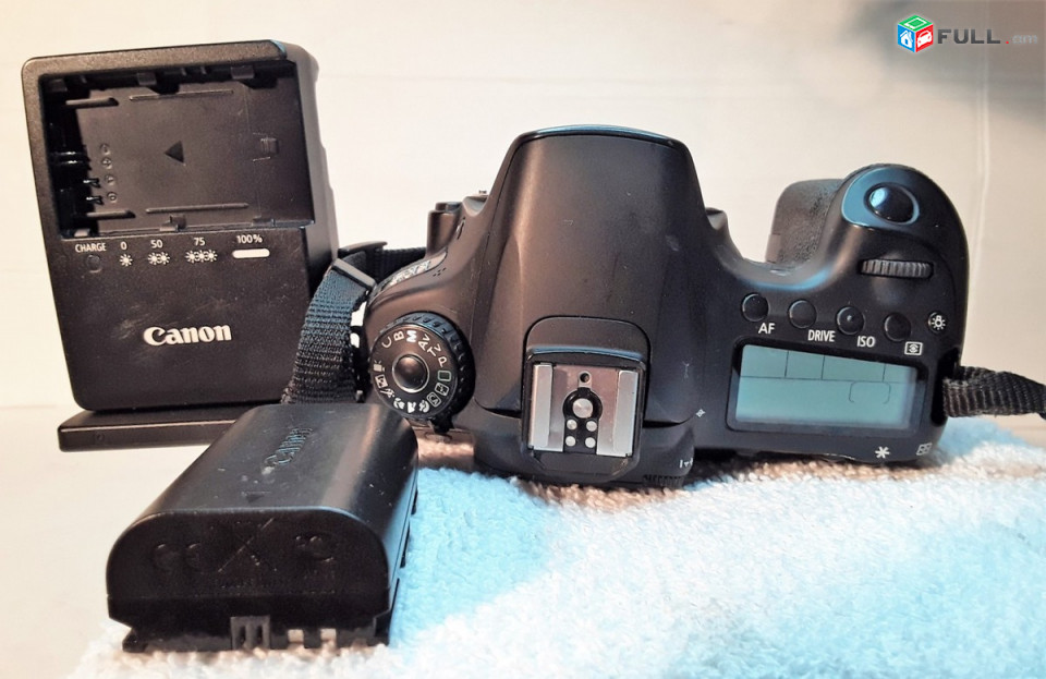 Canon EOS 60D 18 0MP Digital SLR Camera  canon 50mm 1.8 lens.