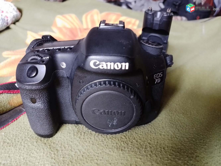 Canon EOS 7D Body Only+մարտկոց լիցկավորիչ եւ ճիպ+battary grip լաւ վիճակ.