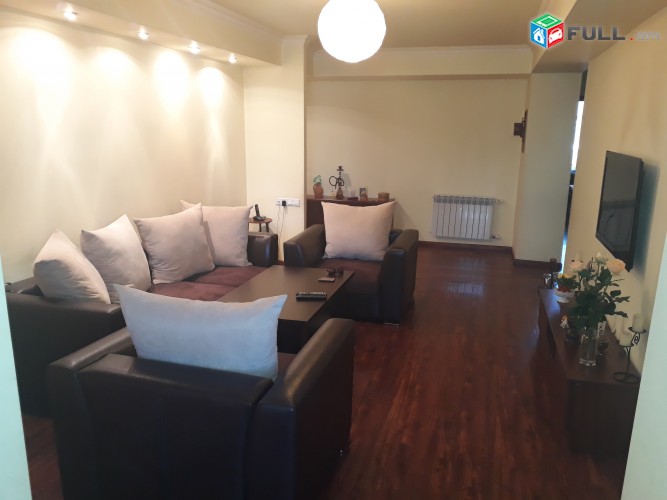 3 սենյակ սախարովի հրապարակ(բոքսի հայաթ) Վարդանանց 5ա 70 քմ առանց միջնորդ