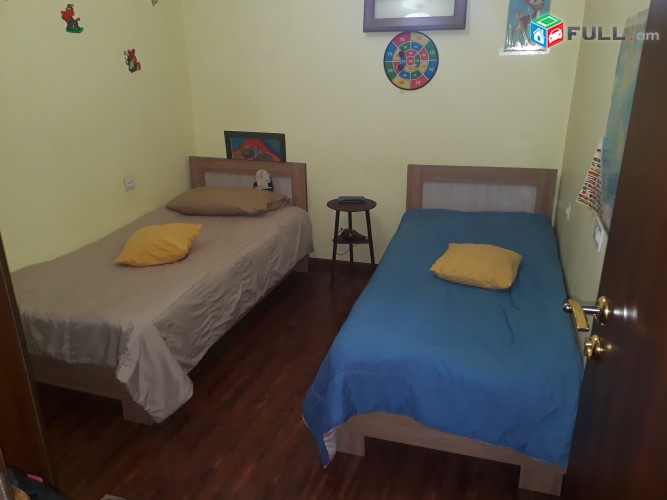 3 սենյակ սախարովի հրապարակ(բոքսի հայաթ) Վարդանանց 5ա 70 քմ առանց միջնորդ