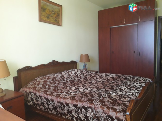 3 սենյակ սախարովի հրապարակ(բոքսի հայաթ) Վարդանանց 5ա 70 քմ առանց միջնորդ