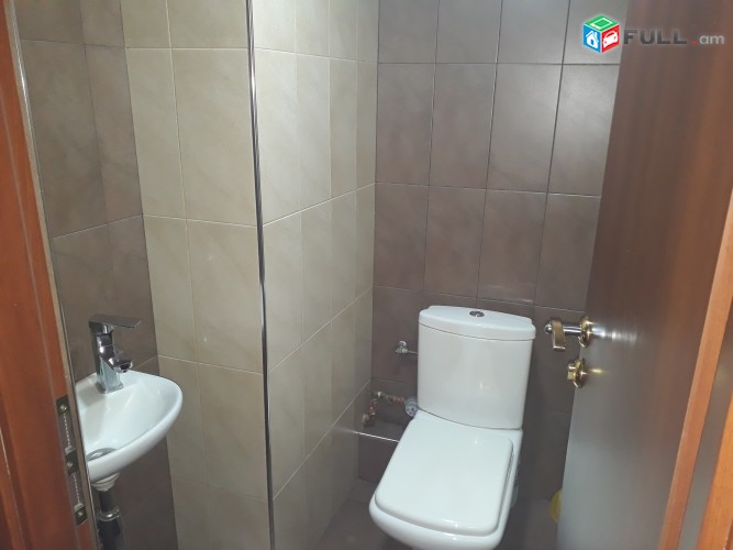 3 սենյակ սախարովի հրապարակ(բոքսի հայաթ) Վարդանանց 5ա 70 քմ առանց միջնորդ