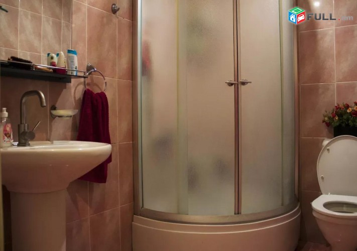 Vardzov e trvum 3 senyakanoc bnakaran Kentronum