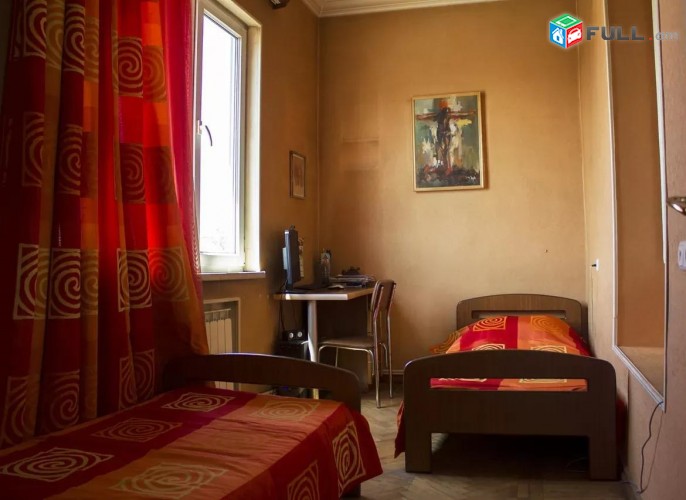 Vardzov e trvum 3 senyakanoc bnakaran Kentronum