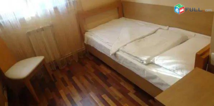 Vardzov e trvum 3 senyakanoc bnakaran Kentronum