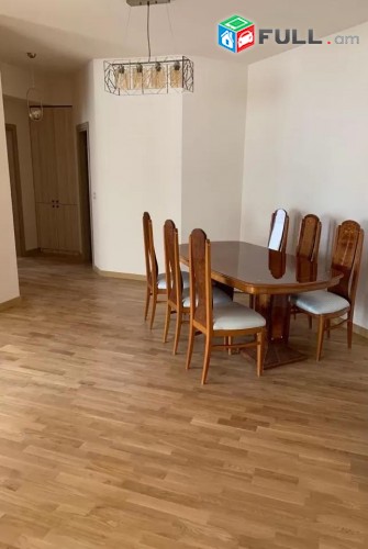 Vardzov e trvum 3 senyakanoc bnakaran Kentronum