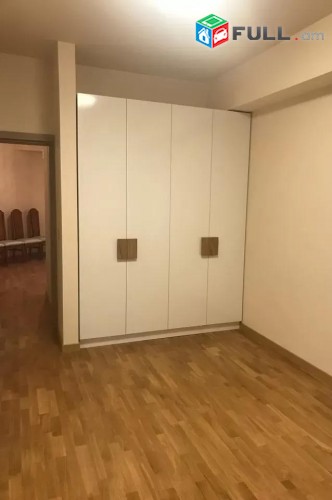 Vardzov e trvum 3 senyakanoc bnakaran Kentronum