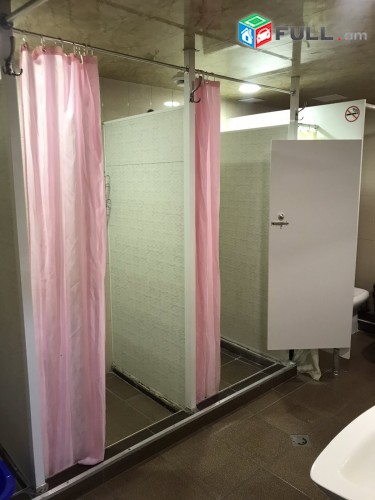Vardzov e trvum 15 senyakanoc hostel Kentronum