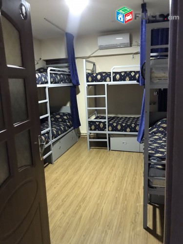 Vardzov e trvum 15 senyakanoc hostel Kentronum