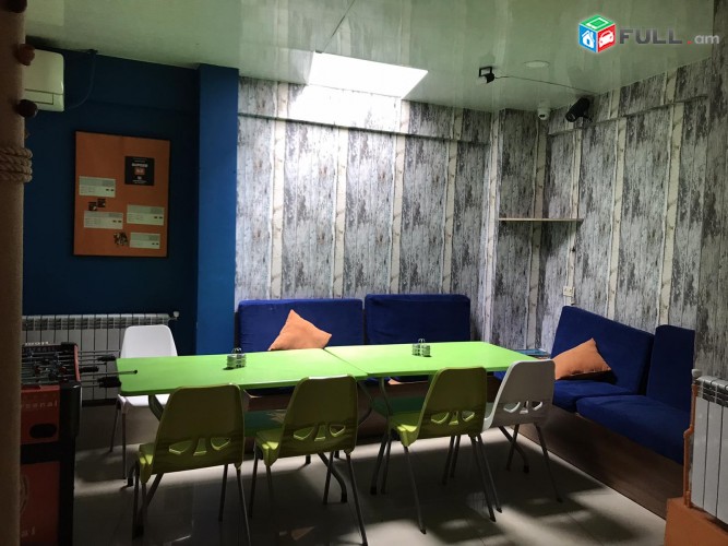 Vardzov e trvum 15 senyakanoc hostel Kentronum