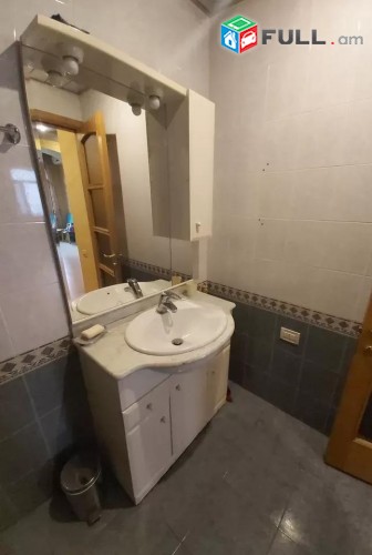 Vardzov e trvum 1/2 senyakanoc bnakaran Kentronum
