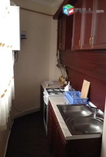 Vardzov e trvum 1/2 senyakanoc bnakaran Kentronum