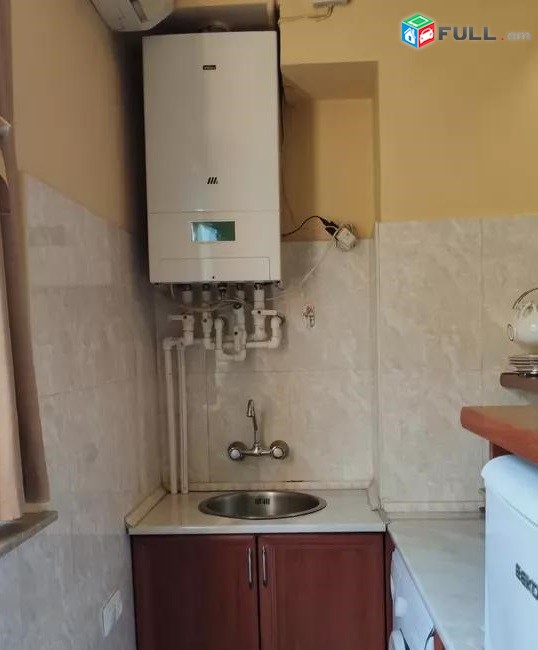 Oravardzov e trvum 2 senyakanots bnakaran Kentronum