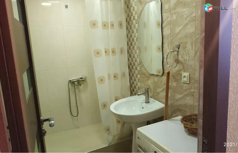 Vardzov e trvum 3 senyakanoc bnakaran Kentronum
