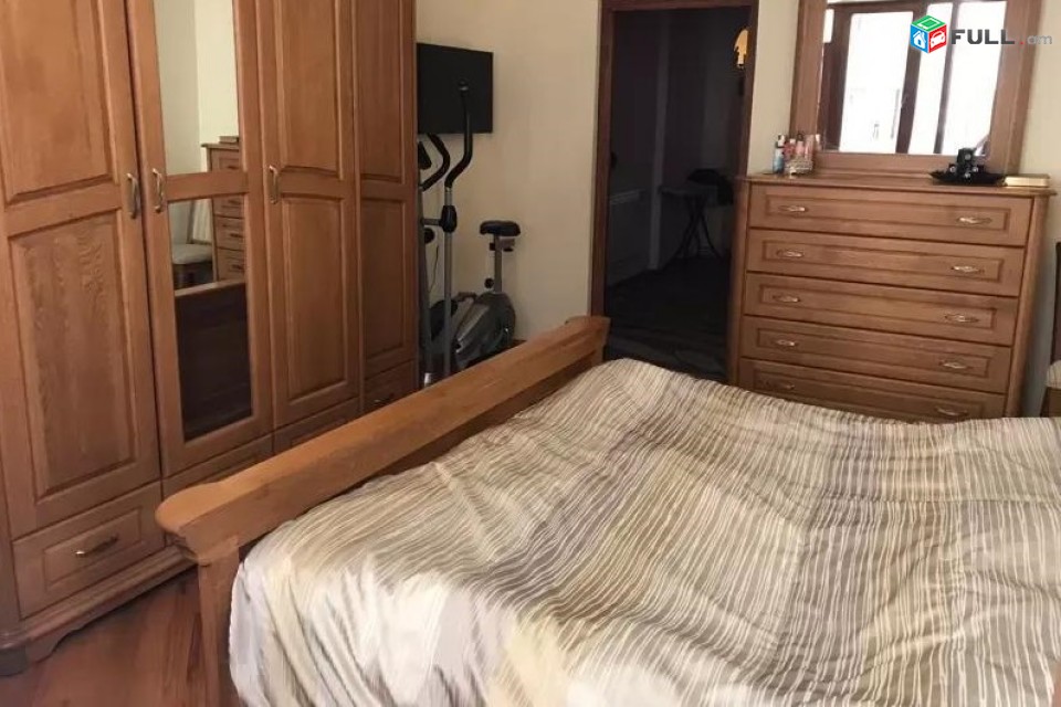 Oravardzov e trvum 4 senyakanots bnakaran Kentronum