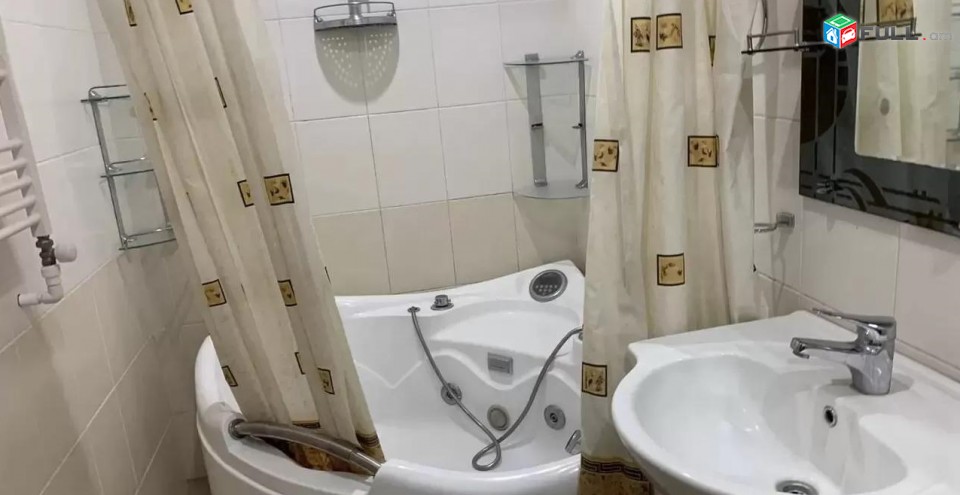 Vardzov e trvum 3 senyakanoc bnakaran Kentronum