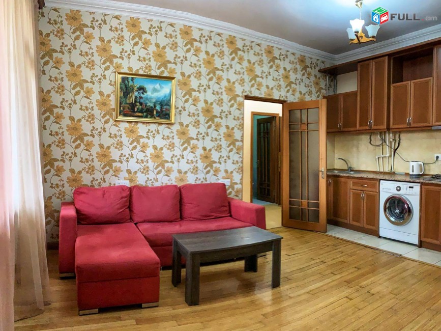 Oravardzov e trvum 3 senyakanots bnakaran Kentronum