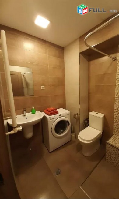 Oravardzov e trvum 2 senyakanots bnakaran Kentronum