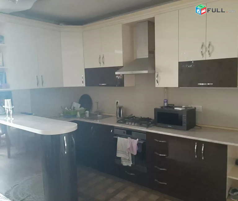 Vardzov e trvum 2 senyakanoc bnakaran Leningradyan