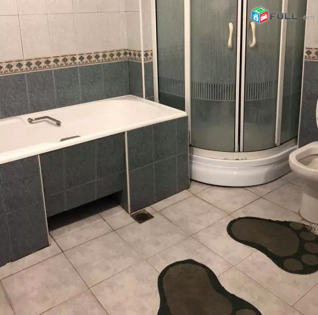 Vardzov e trvum 3 senyakanoc bnakaran Sayat Nova