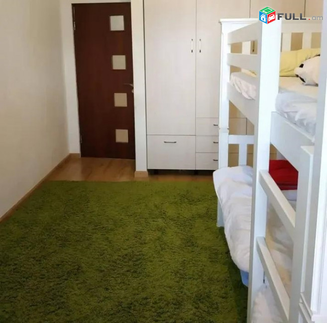 Vardzov e trvum 3 senyakanoc bnakaran Hrachya Qochar