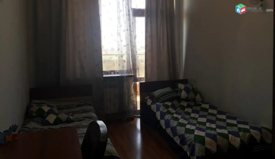 Vajarvum e 3 senyakanoc bnakaran Sayat Nova