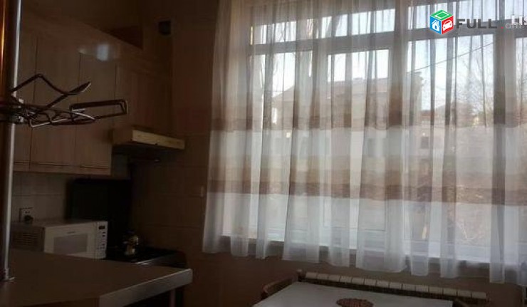 Vardzov e trvum/  4 senyakanoc bnakaran kievyan poxocum