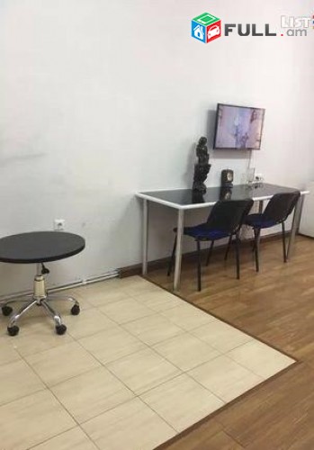 Oravardzov/ e trvum 2 senyakanoc bnakaran Kentronum /Qaxaqapetarani mot 