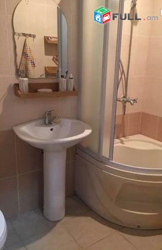 Oravardzov/ e trvum 2 senyakanoc bnakaran Kentronum /Qaxaqapetarani mot 