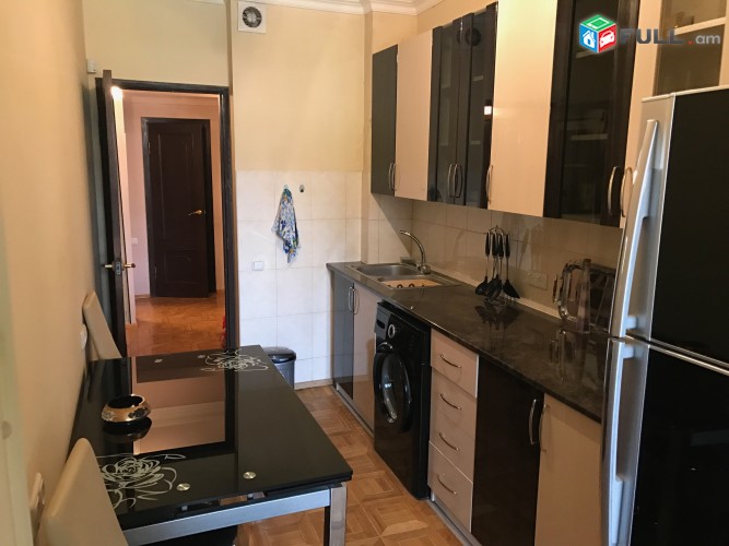 Տրվում է վարձով բնակարան կենտրոնում
