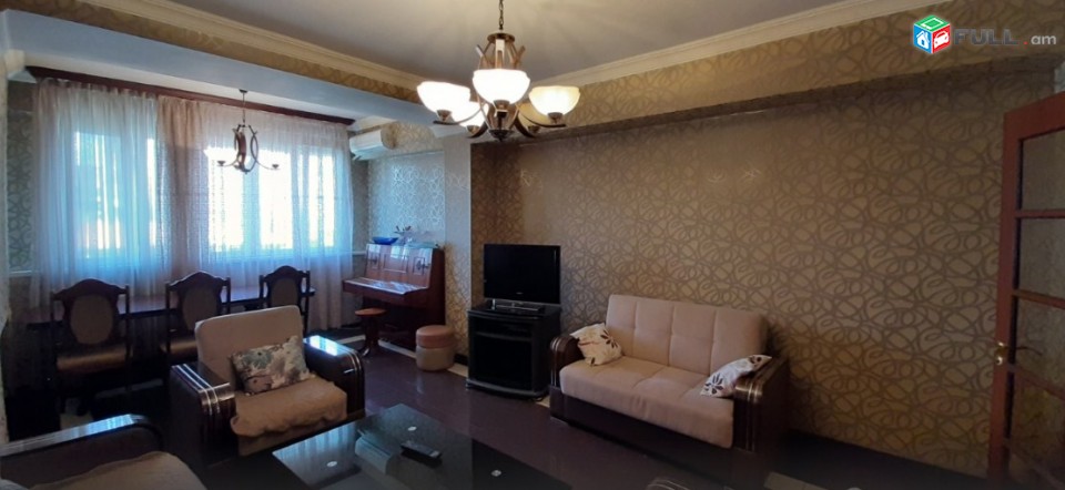 3 սենյականոց բնակարան Կենտրոնում 