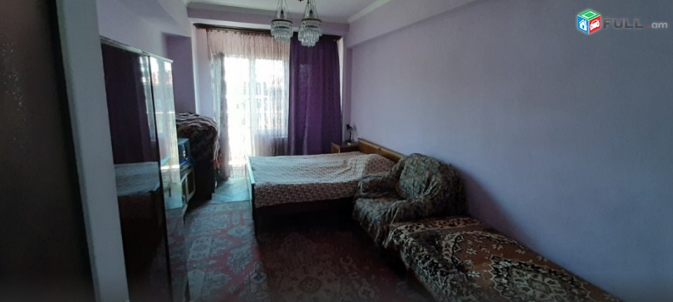 3 սենյականոց բնակարան Կենտրոնում 