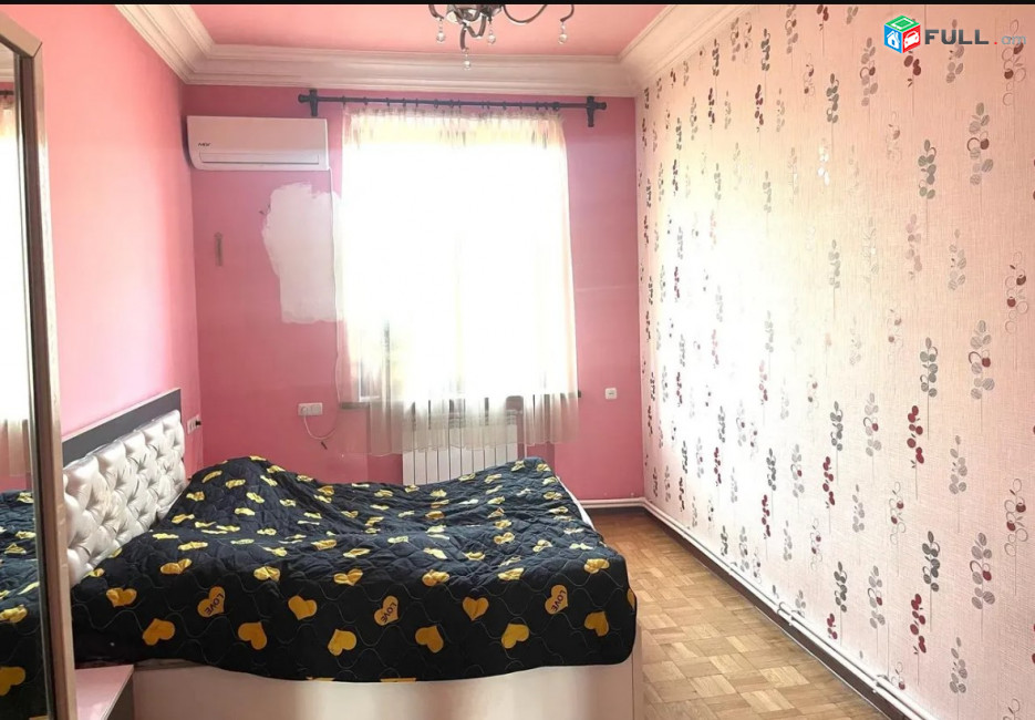 Կենտրոն, Խորենացի փողոց 