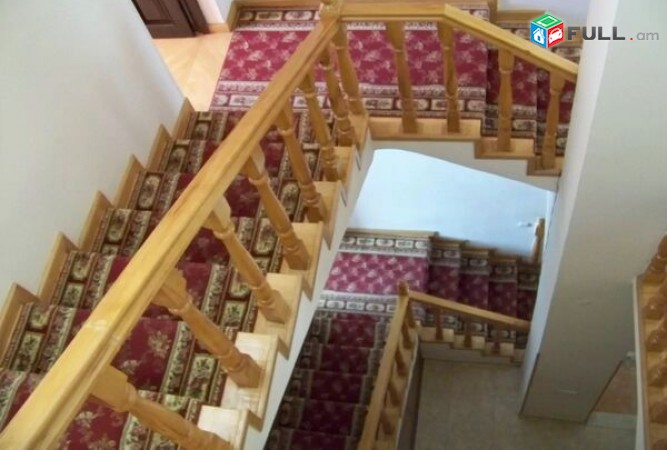 4 harkani arandznatun Komitasi poxotayum vajarq
