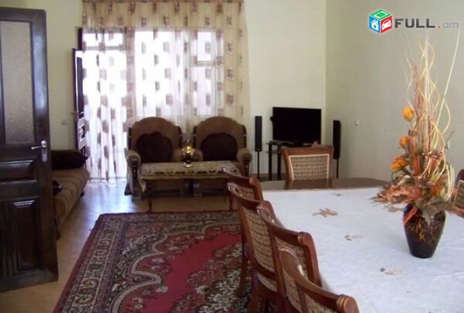 4 harkani arandznatun Komitasi poxotayum vajarq