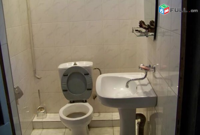 4 harkani arandznatun Komitasi poxotayum vajarq