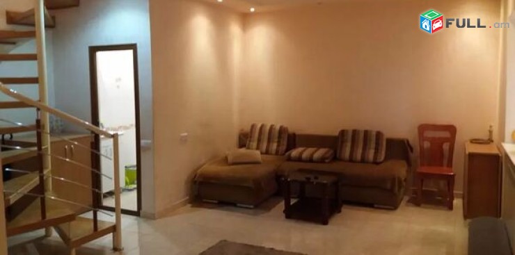 2 sen. duplex bnakaran Bagramyan poxotayum, harmar e naev grasenyaki hamar