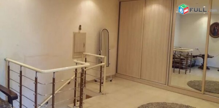 2 sen. duplex bnakaran Bagramyan poxotayum, harmar e naev grasenyaki hamar