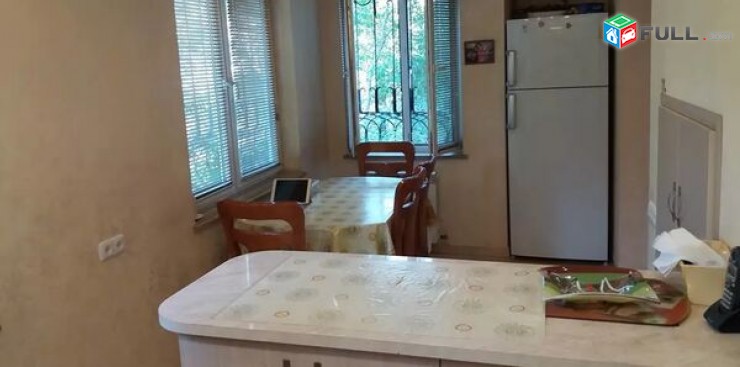 2 sen. duplex bnakaran Bagramyan poxotayum, harmar e naev grasenyaki hamar